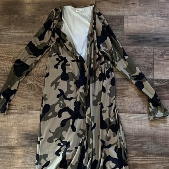 Sweaters - Camo cardigan